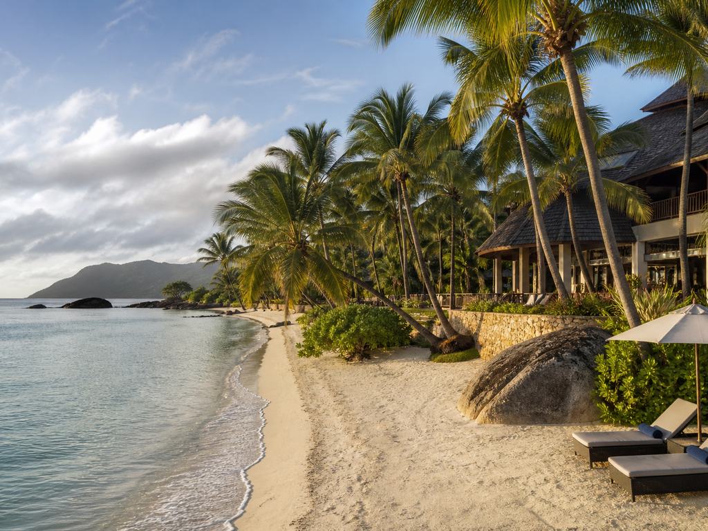 Constance Lemuria Resort Praslin пляж и территория отеля