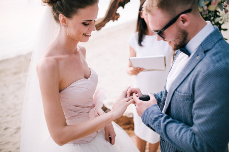 свадебная фотосессия Самуи берег моря WedTour